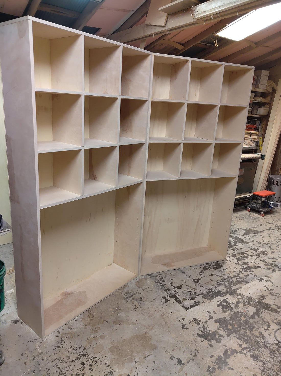 The Corner Solution: Engineering Seamless Library Shelving