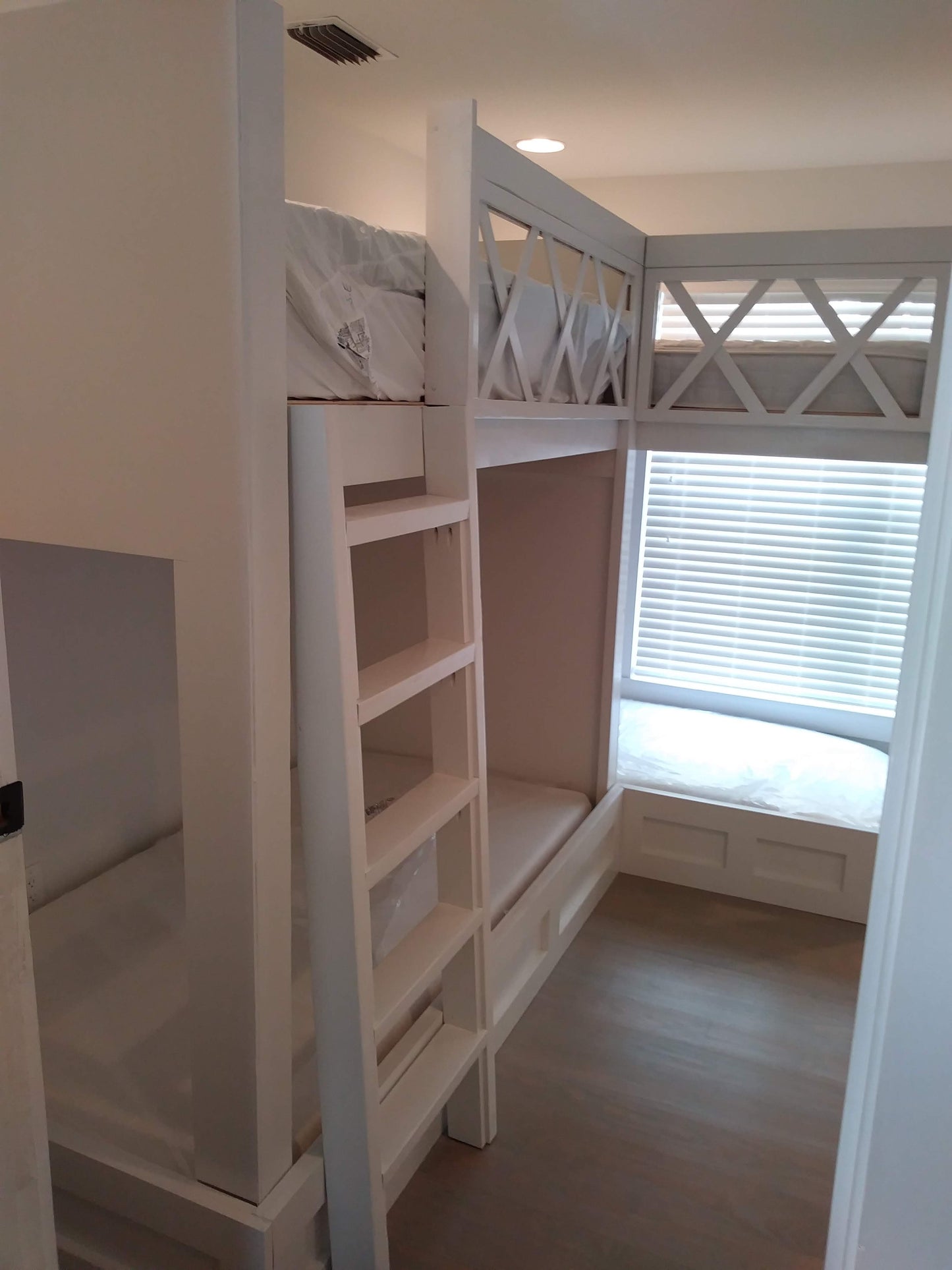 The Sea Side Bespoke L-Shaped - High-Capacity Artisan Build with Parsons Trim