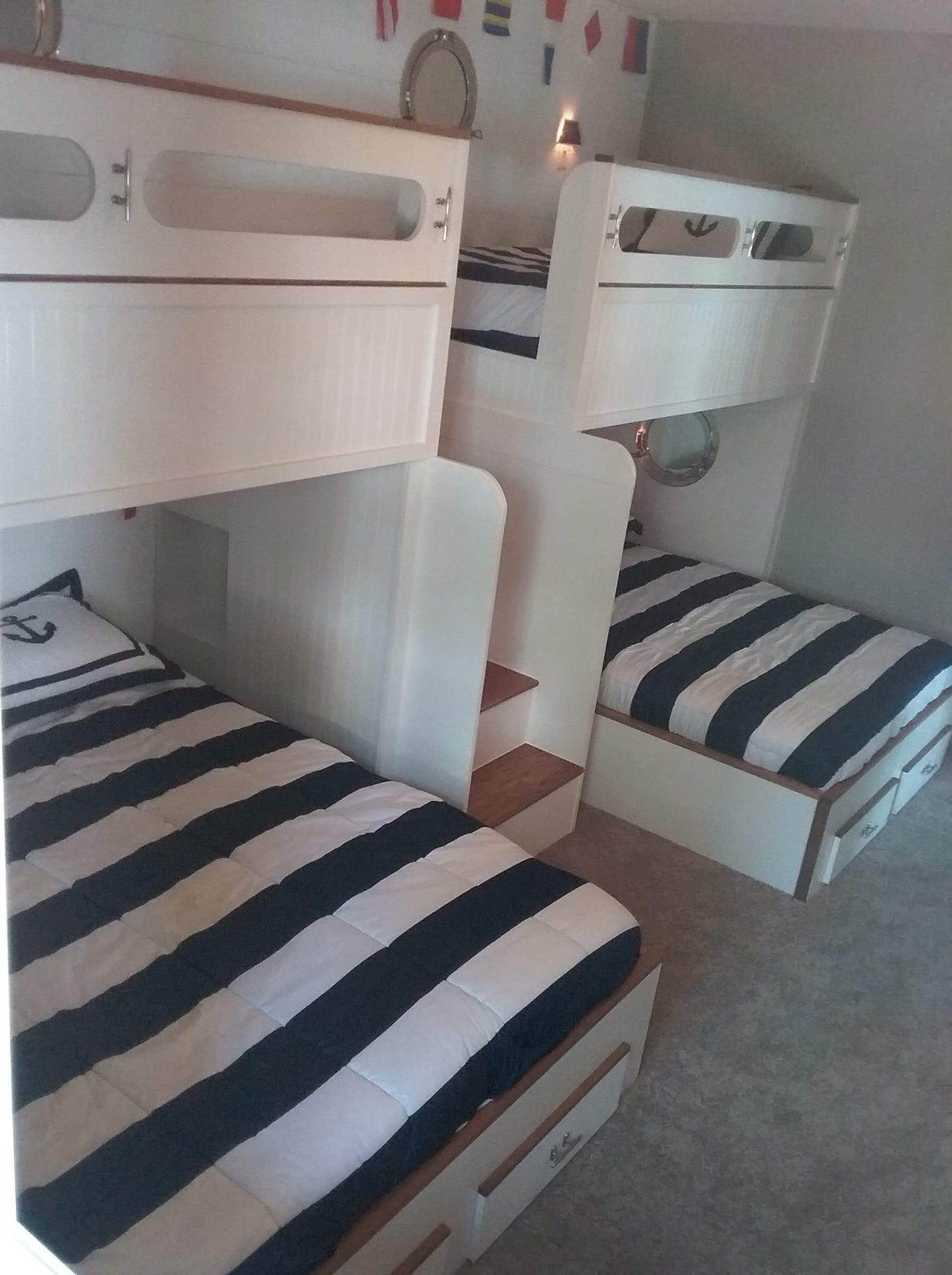 The Nautical High-Capacity Twin XL over Perpendicular Queen Family Suite